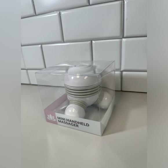Mini Handheld Massager - Picture 2 of 3